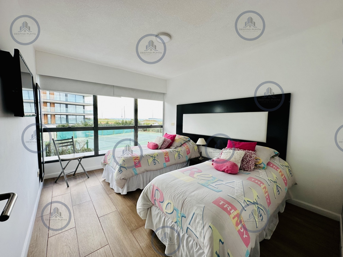 Apartamento ID.1529 - Alquiler temporal y anual de apartamento de tres dormitorios frente al mar en Pinares, playa Mansa