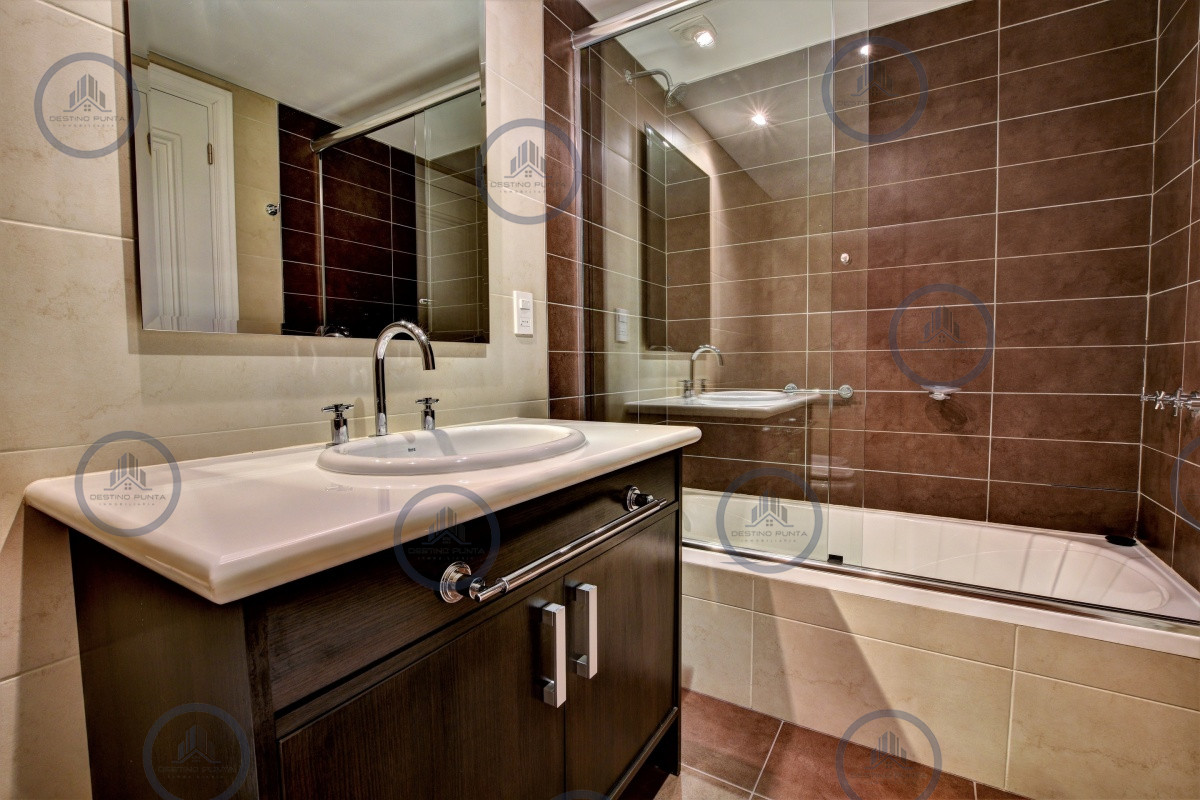 Apartamento ID.238 - Apartamento de 3 Dormitorios en Imperiale, Frente al Mar  - Oportunidad en Venta