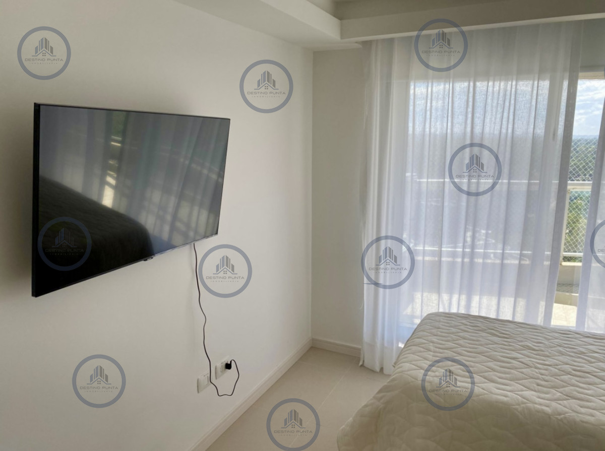 Apartamento ID.175 - Alquiler temporal de apartamento piso alto de 2 dormitorios más servicio en playa brava 