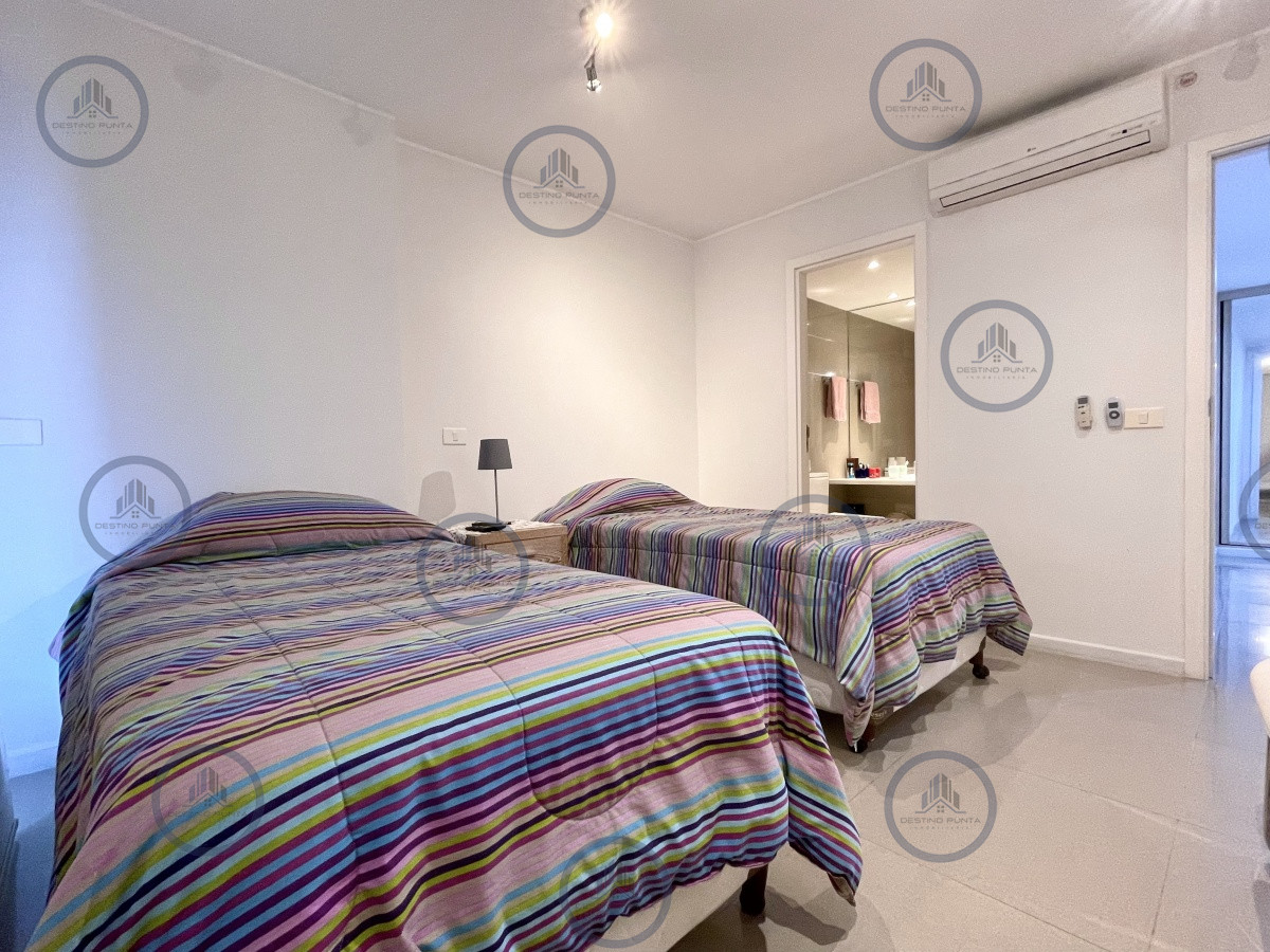 Apartamento ID.159 - Moderno Apartamento de 3 Suites en Playa Mansa con Vista al Mar