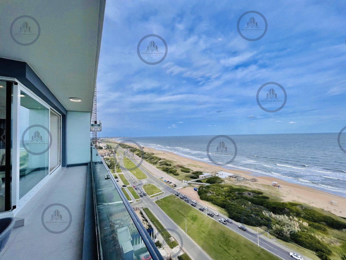 Apartamento ID.1940 - Venta Espectacular Apartamento Frente al Mar, 3 Dormitorios, Le Parc Punta del Este
