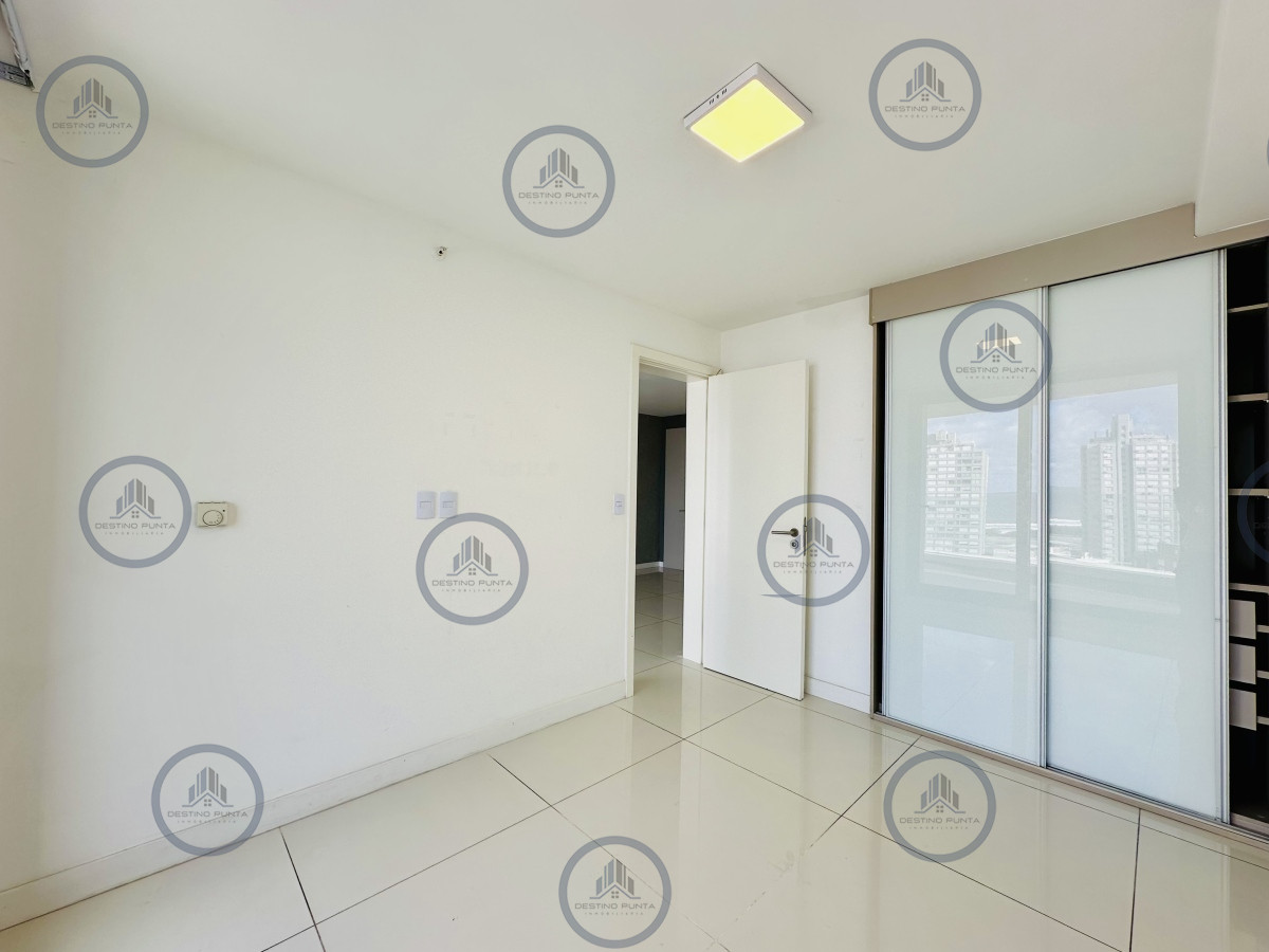 Apartamento ID.1982 - Apartamento de 1 Dormitorio en edificio Artower, Sin Muebles, Punta del Este