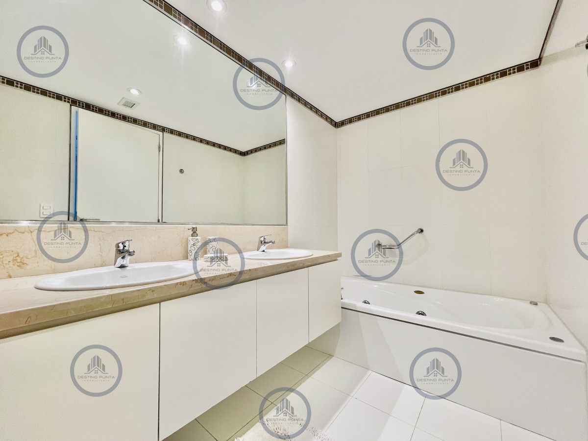 Apartamento ID.52 - Moderno Apartamento de 2 Dormitorios en Le Parc, Playa Brava. Punta del Este 