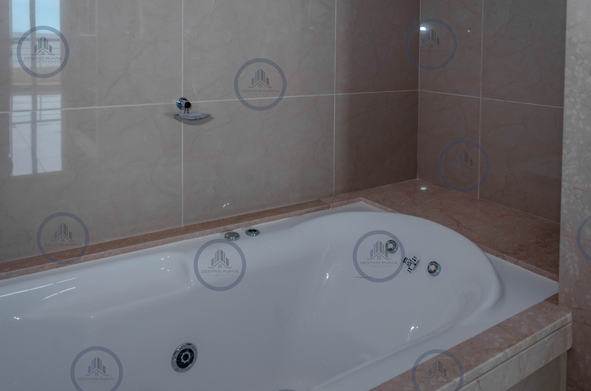 Apartamento ID.230 - Exclusivo penthouse en venta de dos dormitorios sobre Playa Mansa