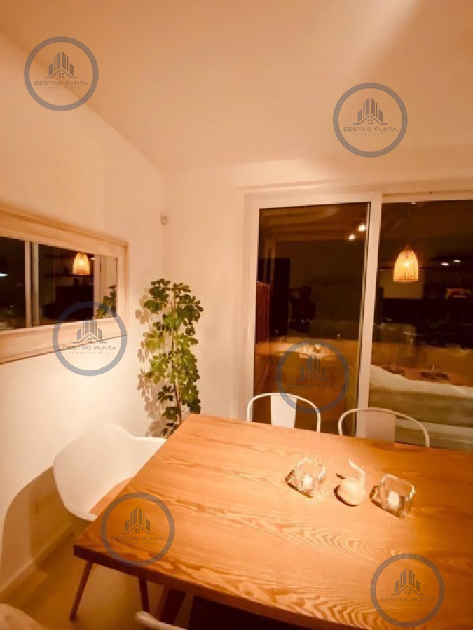 Venta de Apartamento de 3 Dormitorios y Parrillero en La Barra, a 100 metros del Mar — fotografía 3