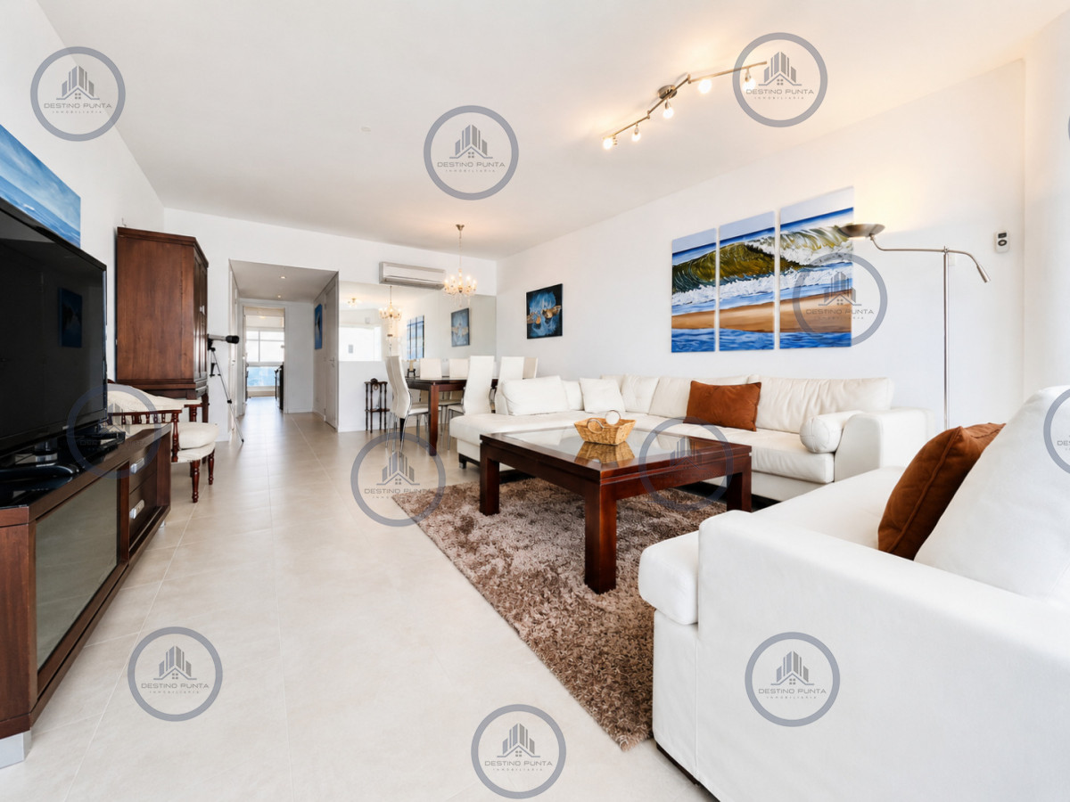 Apartamento ID.484 - Apartamento de 2 Dormitorios más Dependencia en Torre Le Parc, Playa Brava