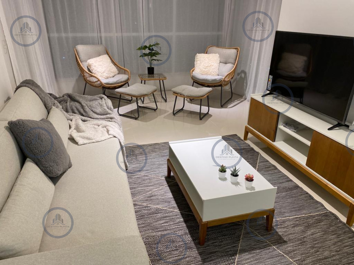 Apartamento ID.173 - Apartamento piso alto de 2 dormitorios en suite más dependencia de servicio y parrillero, Playa Brava