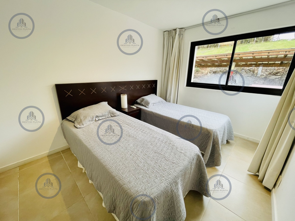 Apartamento ID.1029 - Venta de apartamento de dos dormitorios con parrillero en complejo privado de Punta Ballena