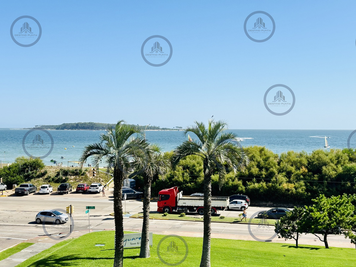 Apartamento ID.1708 - Alquiler temporario de gran apartamento de 4 dormitorios más dependencia en Playa Mansa