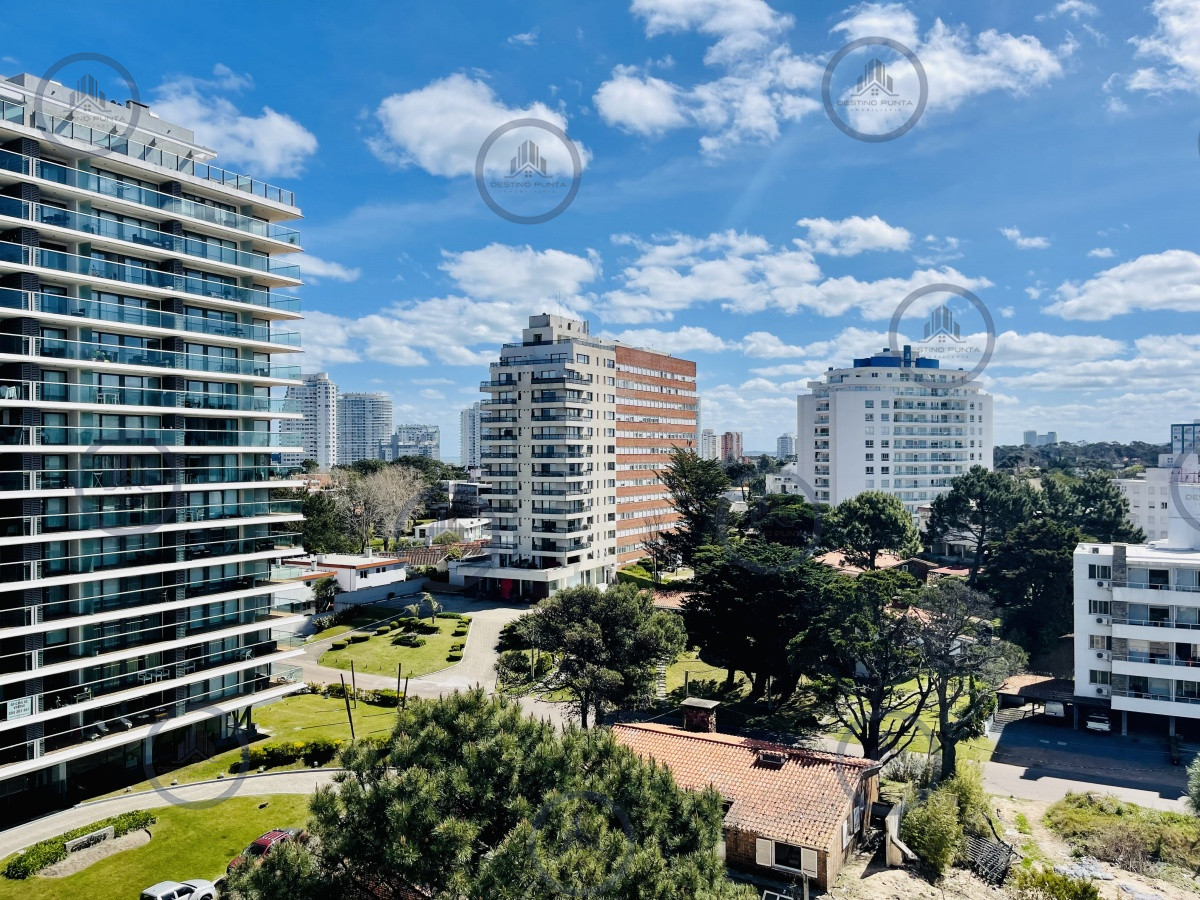 Apartamento ID.881 - Apartamento de 2 Dormitorios en Venta a metros de playa Brava, Punta del Este
