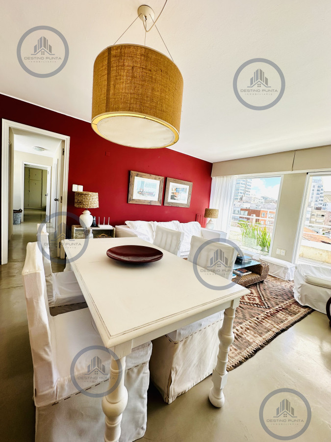 Apartamento ID.2461 - Alquiler y venta de apartamento con vista al Mar en Península de 3 dormitorios más dependencia