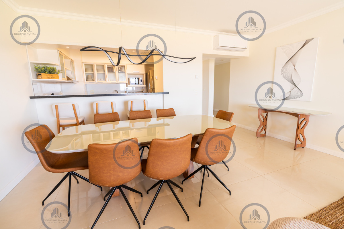 Apartamento ID.231 - Exclusivo penthouse en venta de 3 dormitorios vista al mar, piscina y parrillero de uso exclusivo sonbre Playa Mansa, Pinares