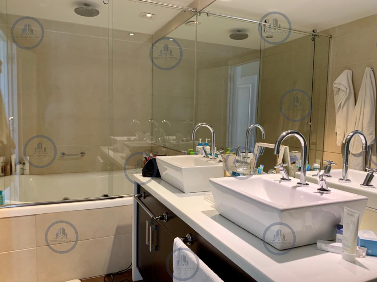 Apartamento ID.241 - Excelente Apartamento de 3 Dormitorios en Playa Brava - Punta del Este