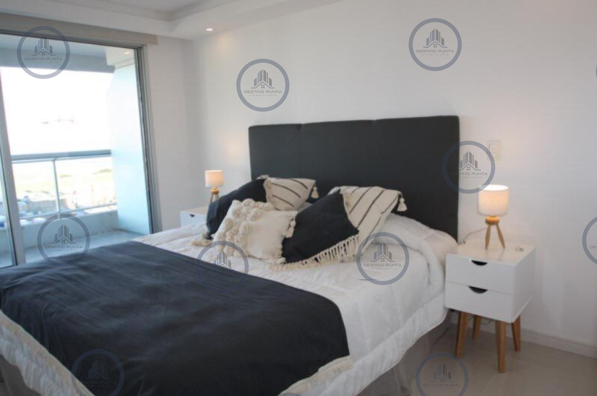 Apartamento ID.2927 - Apartamento de 2 Dormitorios y Parrillero con Vista al Mar en Playa Brava, Look Tower