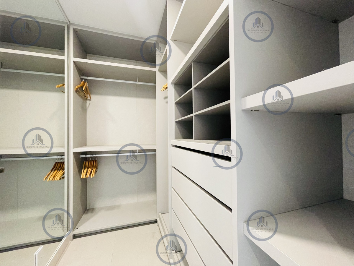 Apartamento ID.1940 - Venta Espectacular Apartamento Frente al Mar, 3 Dormitorios, Le Parc Punta del Este