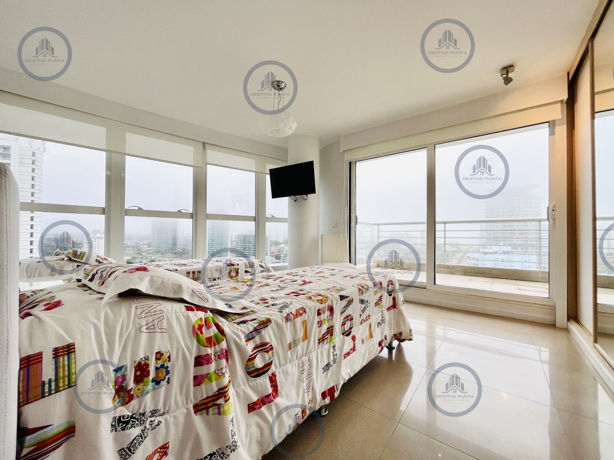 Apartamento ID.159 - Moderno Apartamento de 3 Suites en Playa Mansa con Vista al Mar