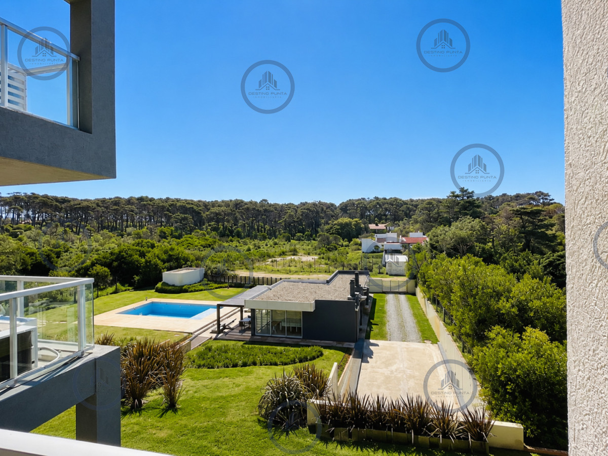 Apartamento ID.3106 - Apartamento de 3 Dormitorios en Primera Línea del Mar, Playa Brava Punta del Este