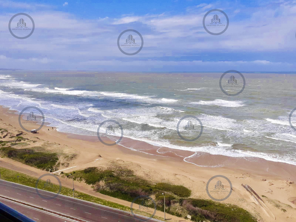 Apartamento ID.1173 - Espectacular Apartamento de 3 Dormitorios Frente al Mar, Playa Brava
