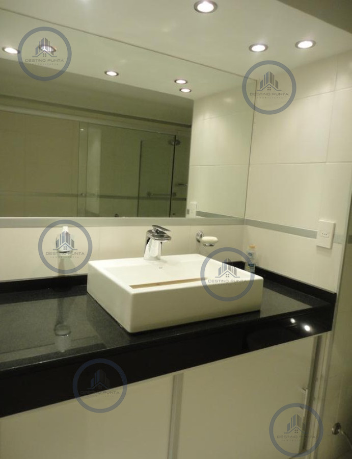 Apartamento ID.956 - Apartamento de 6 Dormitorios Frente al Puerto de Punta del Este