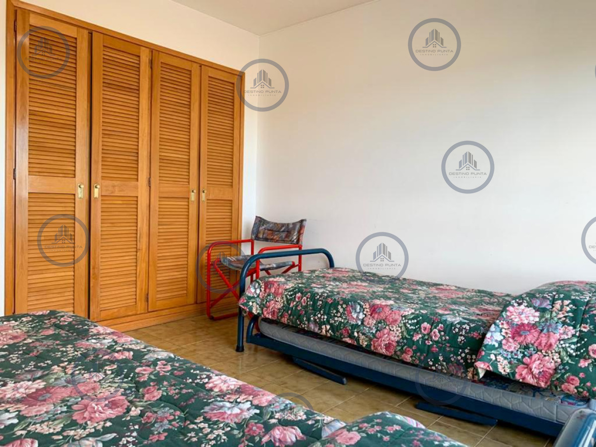 Apartamento ID.785 - Apartamento de 2 Dormitorios Frente a Playa Brava, Venta