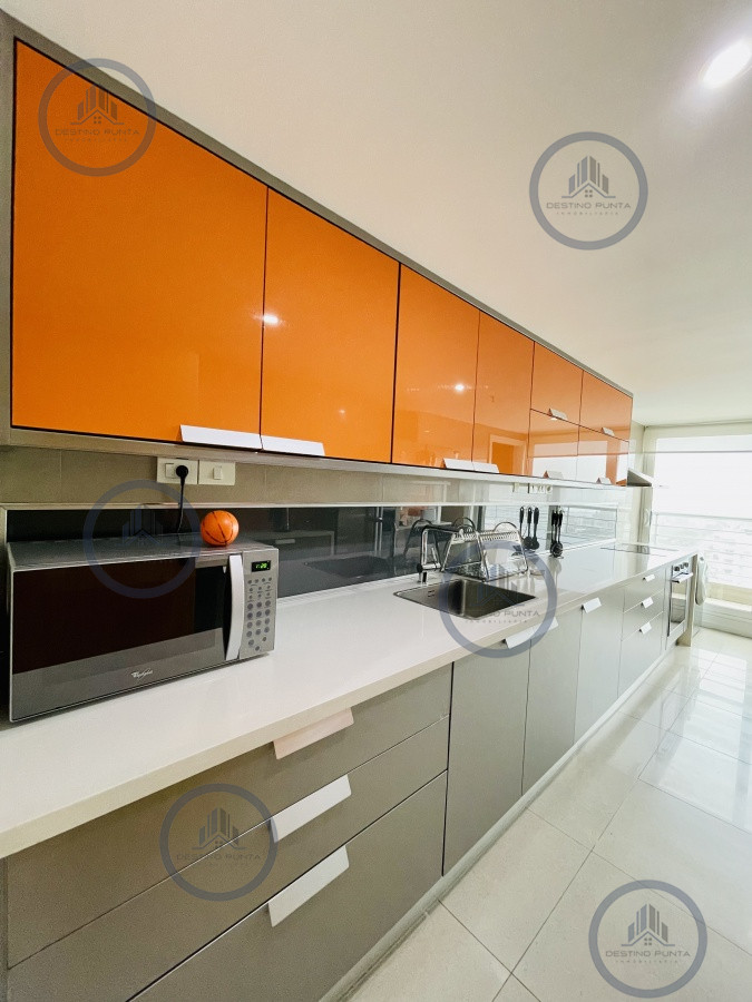 Apartamento ID.159 - Moderno Apartamento de 3 Suites en Playa Mansa con Vista al Mar