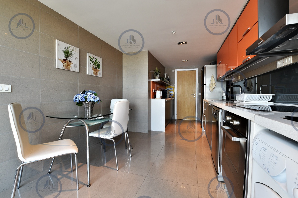 Apartamento ID.157 - Moderno apartamento de 3 Dormitorios y Dependencia Playa Mansa