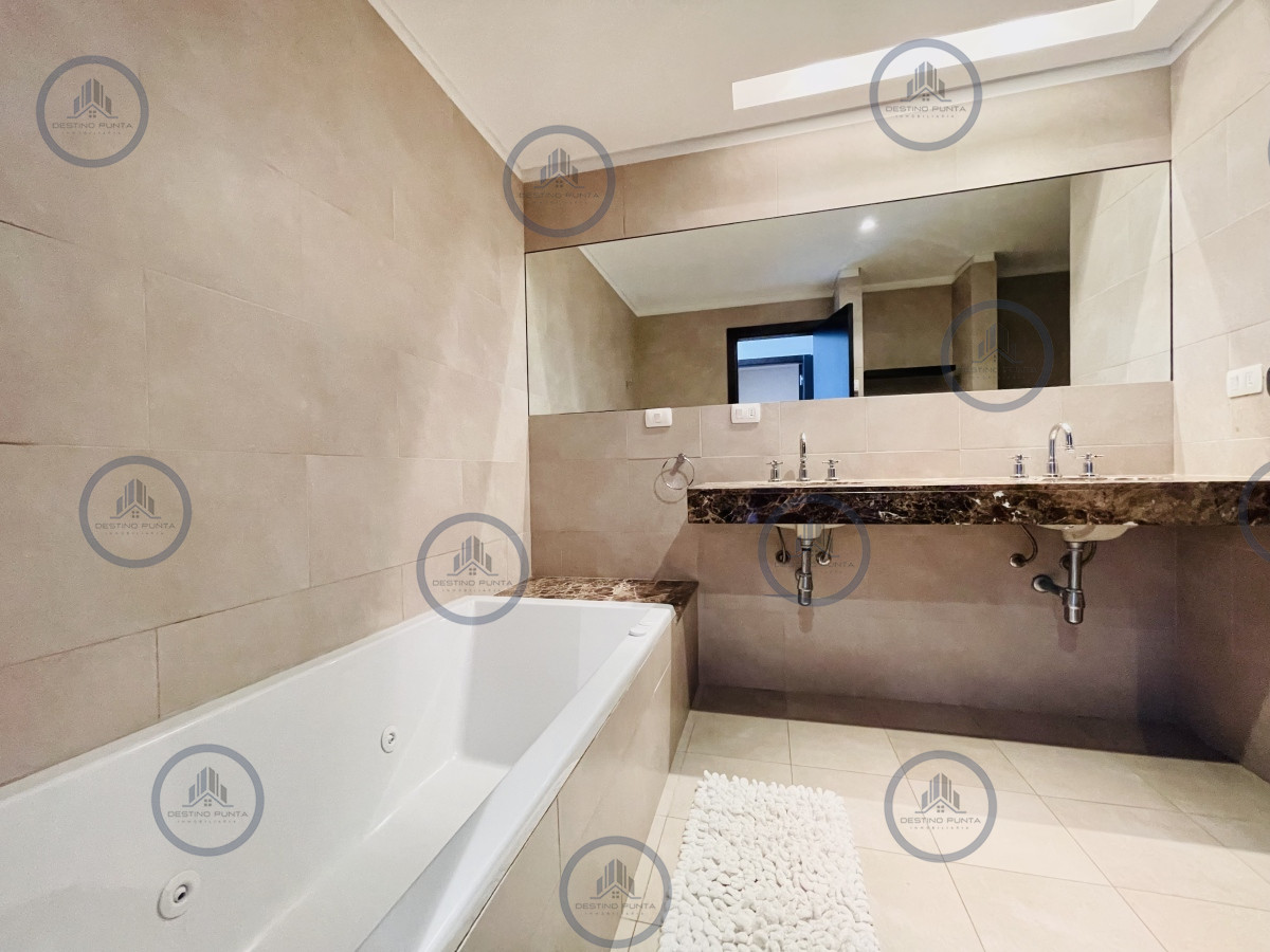 Apartamento ID.1925 - Venta de Moderno Apartamento de 3 Dormitorios Frente al Mar en La Barra