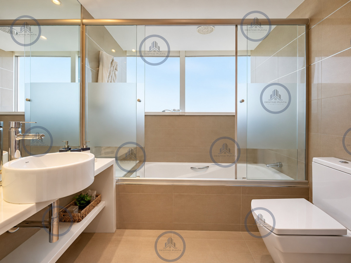 Apartamento ID.3307 - Moderno Apartamento de 1 Dormitorio en Suite a pasos del mar. Playa Mansa, Punta del Este