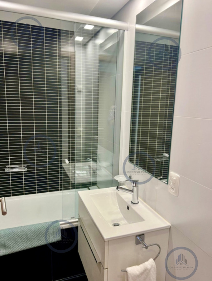 Apartamento ID.3160 - Venta de apartamento con vista al mar a pasos de playa Brava de 2 dormitorios con parrillero 