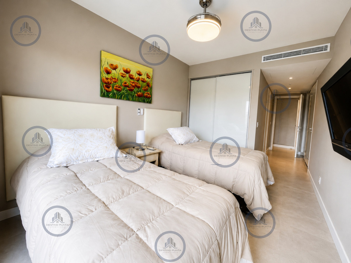 Apartamento ID.1122 - Moderno Apartamento de 2 Dormitorios en Torre Venetian sobre Playa Mansa