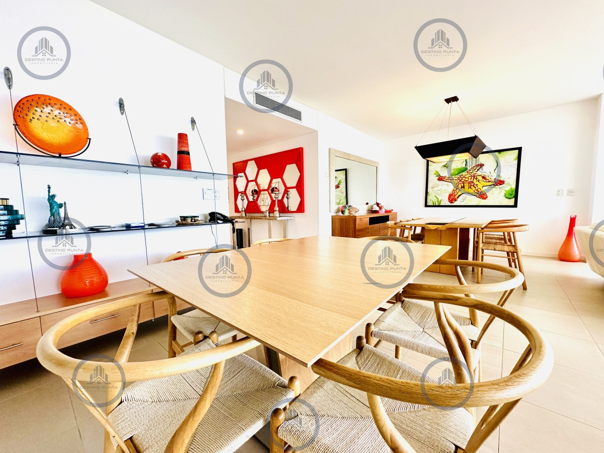 Apartamento ID.272 - Oportunidad en Venta Maravilloso departamento esquinero en Torre Le Parc, Playa Brava, Punta del Este