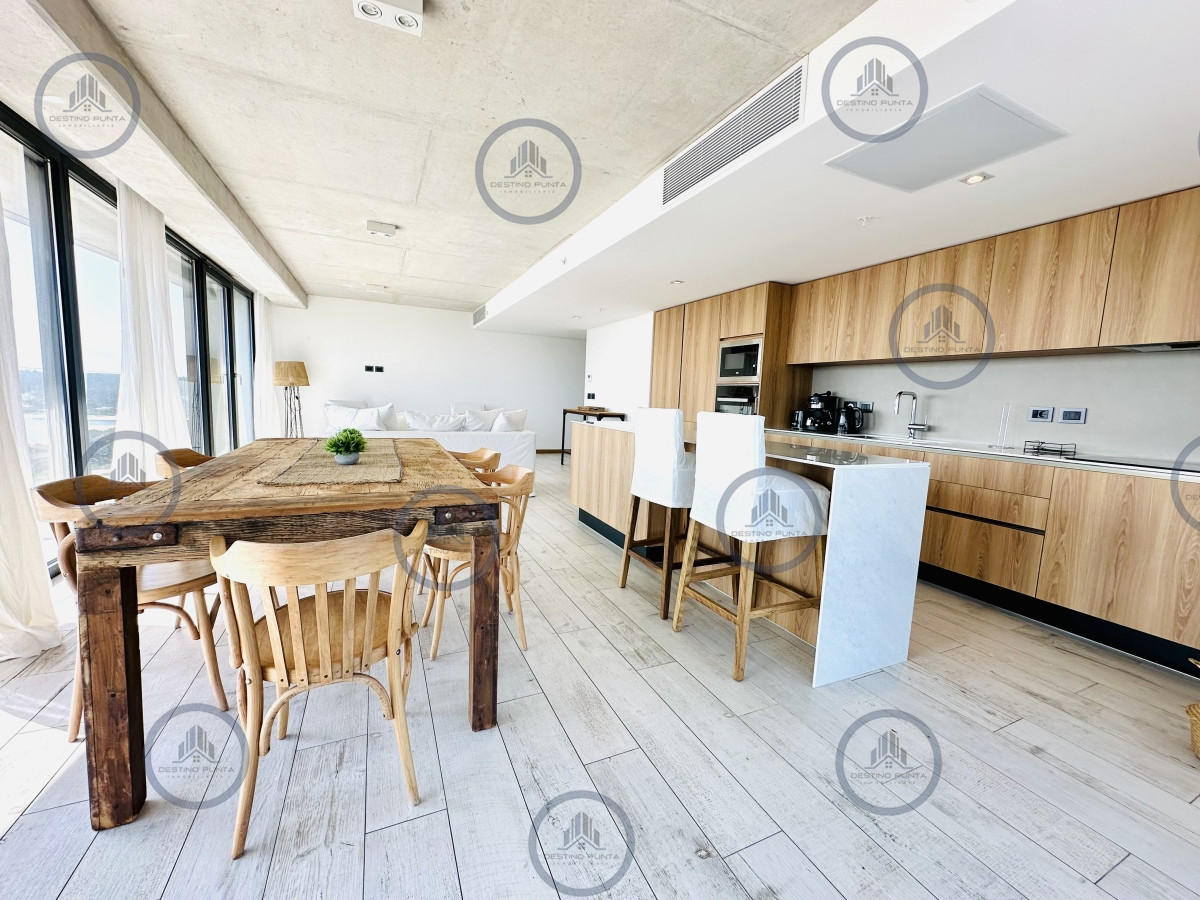 Apartamento ID.680 - Venta y alquiler de Apartamento de 1 Dormitorio en suite piso alto de Torre Surfside Village, Punta del Este