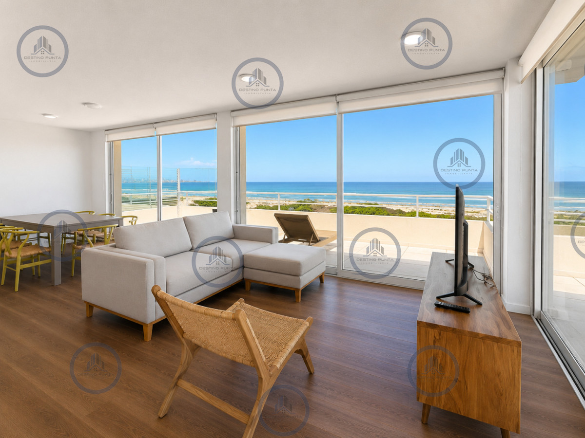 Apartamento ID.2985 - Penthouse de 3 Dormitorios con Barbacoa en Primera Línea del Mar, Playa Brava Punta del Este