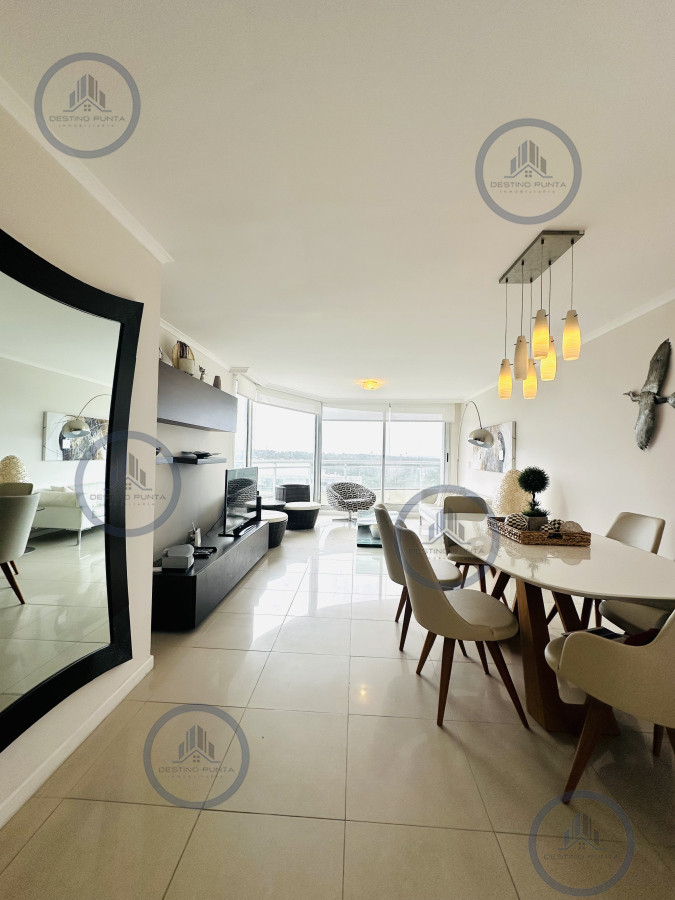 Apartamento ID.176 - Apartamento de 3 Dormitorios en Venta, Ocean Drive Punta del Este