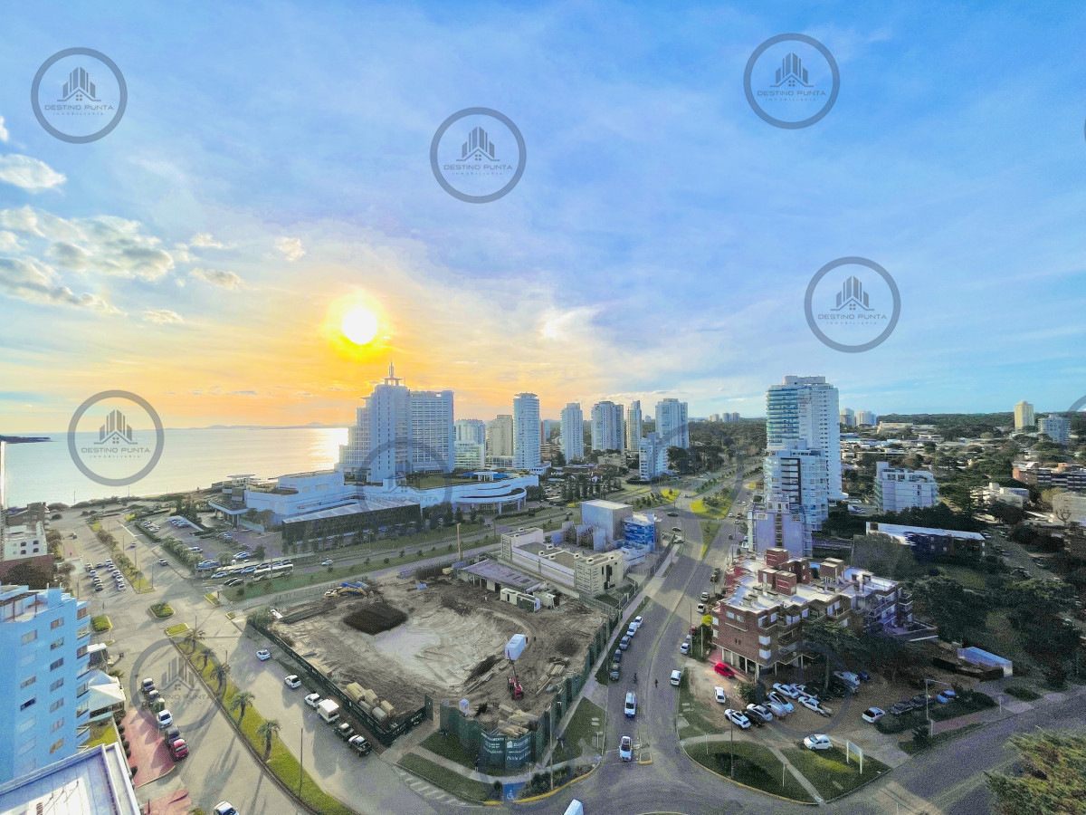 Apartamento ID.2711 - Apartamento de 2 Dormitorios en Alquiler Anual a pasos de Playas Mansa y Brava