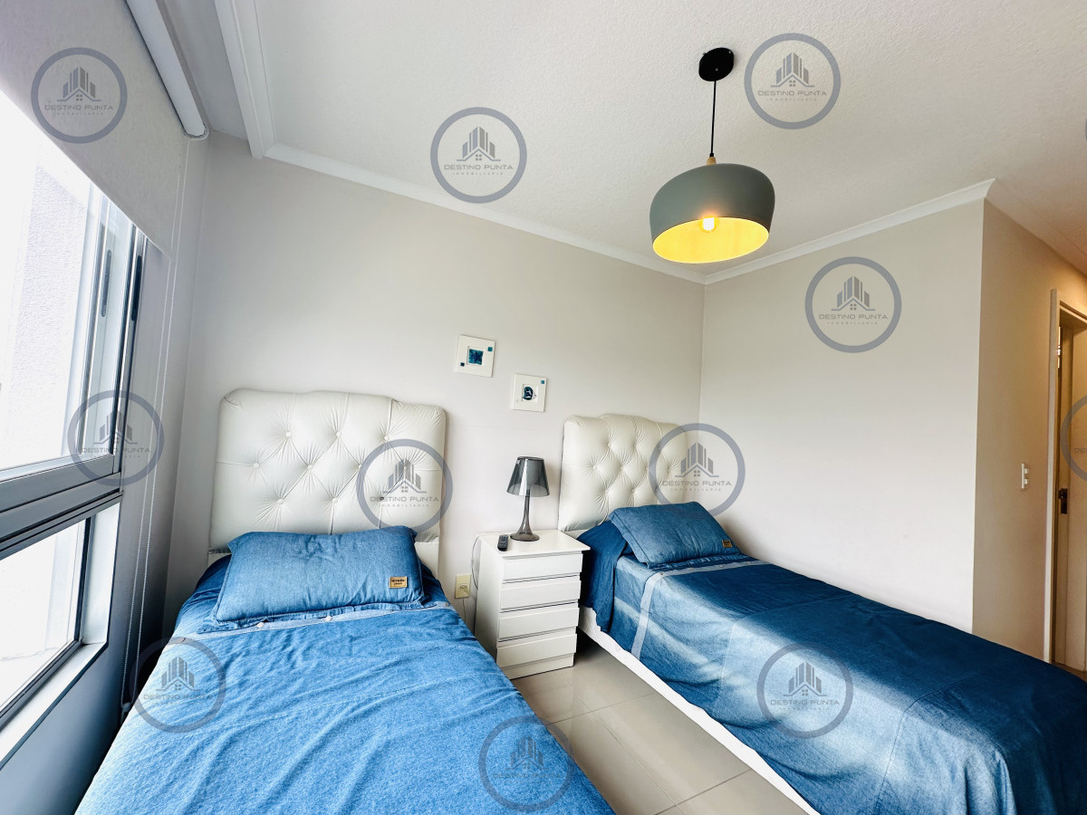 Apartamento ID.176 - Apartamento de 3 Dormitorios en Venta, Ocean Drive Punta del Este