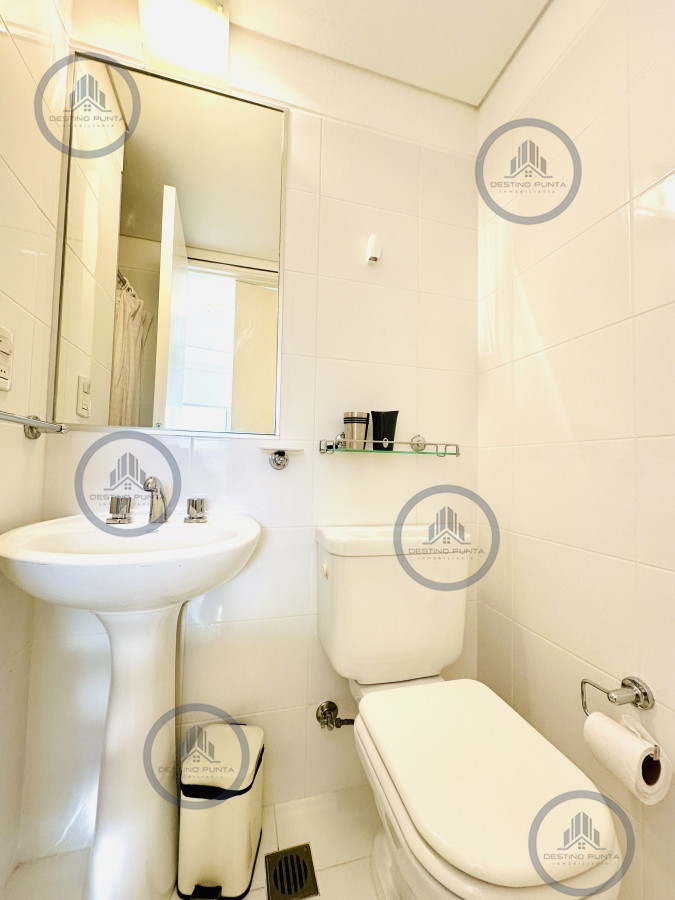 Apartamento ID.272 - Oportunidad en Venta Maravilloso departamento esquinero en Torre Le Parc, Playa Brava, Punta del Este