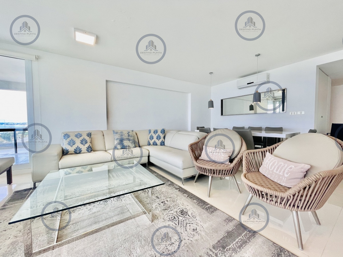 Apartamento ID.304 - Apartamento de 3 Dormitorios y Parrillero Frente al Mar, Playa Mansa