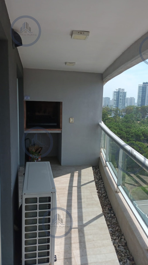 Apartamento ID.1728 - Apartamento de 1 Dormitorio en torre Moderna con todos los servicios, Playa Brava