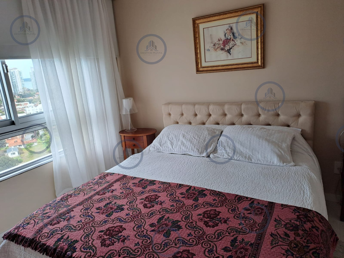Apartamento ID.916 - Alquiler temporario de apartamento de dos dormitorios con dos baños en torre con servicios sobre Roosevelt