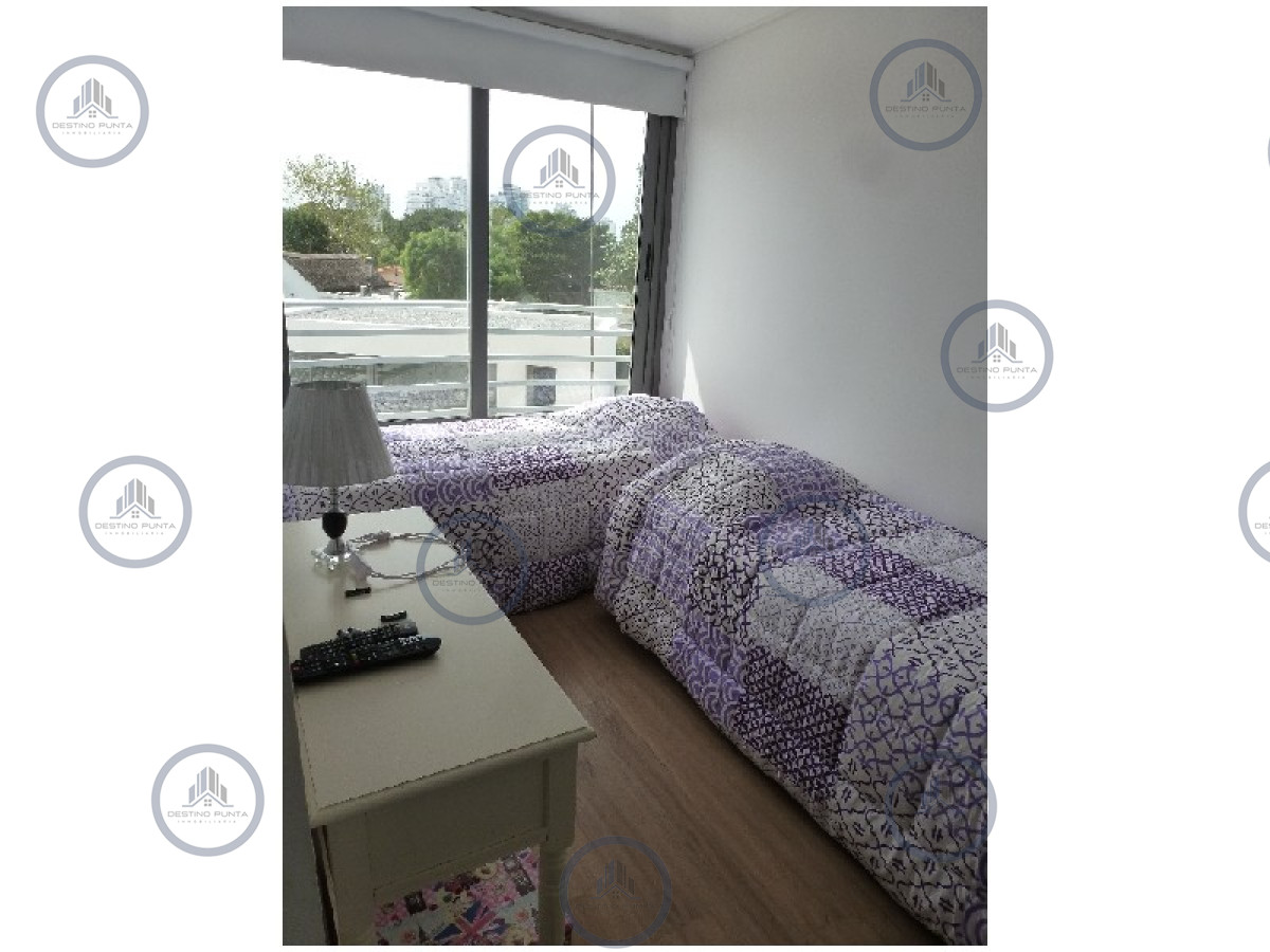 Apartamento ID.447 - Alquiler temporal de apartamento de dos dormitorios con dos baños en Playa Mansa, Punta del Este