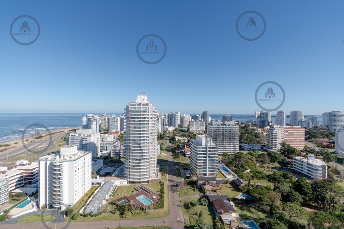 Apartamento ID.248 - Apartamento de 2 Dormitorios en Playa Brava con Vista al Mar - Venta