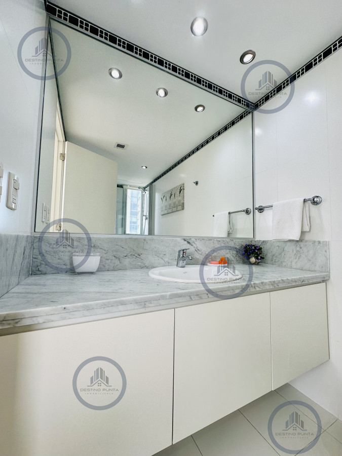 Apartamento ID.1762 - Oportunidad en Venta! Apartamento sobre playa Brava de 3 Dormitorios más Dependencia, Torre Le Parc