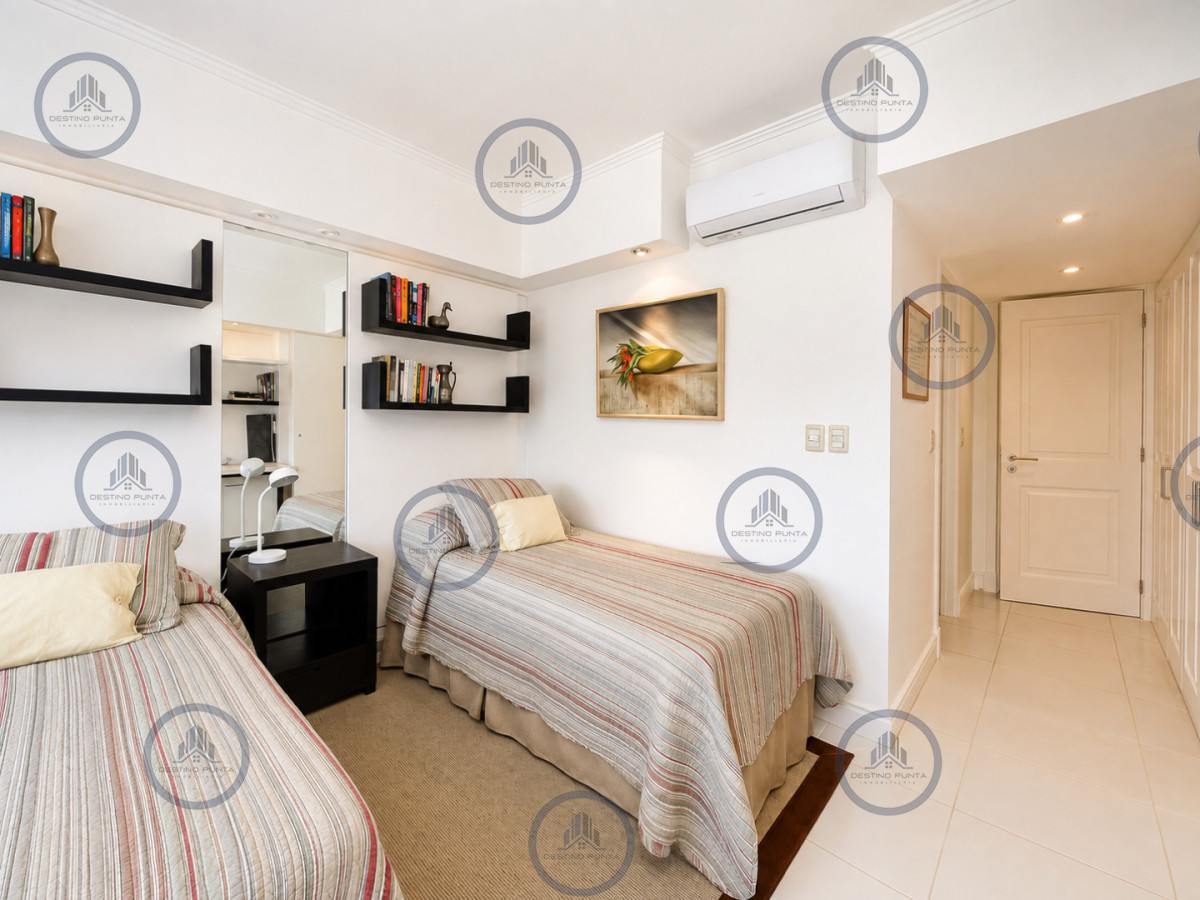 Apartamento ID.3221 - Exclusivo Apartamento Frente al Mar en Playa Brava, 4 Dormitorios 