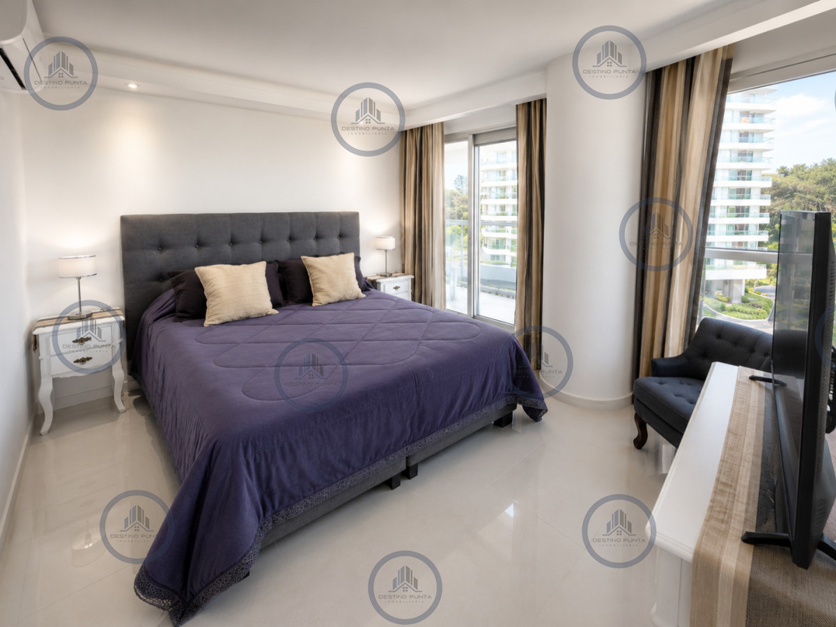 Apartamento ID.3254 - Apartamento de 2 Dormitorios con Dependencia y Parrillero Propio en Playa Brava
