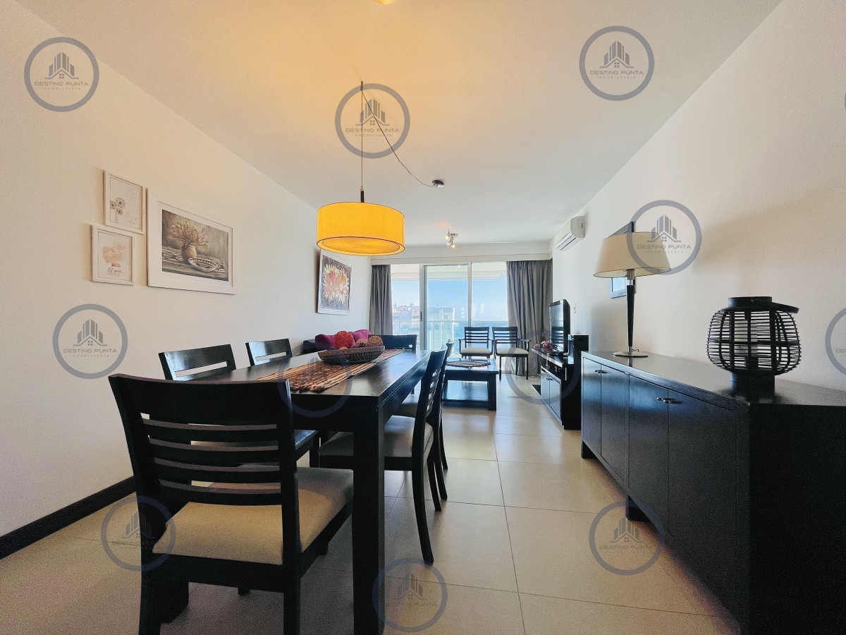 Apartamento ID.986 - Apartamento con Vista al Mar de 2 Dormitorios a Una Cuadra de la Playa, Punta del Este