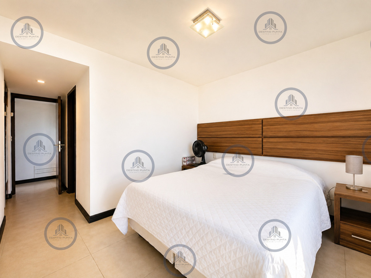 Apartamento ID.3204 - Venta de Excelente Apartamento de 3 Dormitorios con Vista al Mar, Playa Mansa, Punta del Este