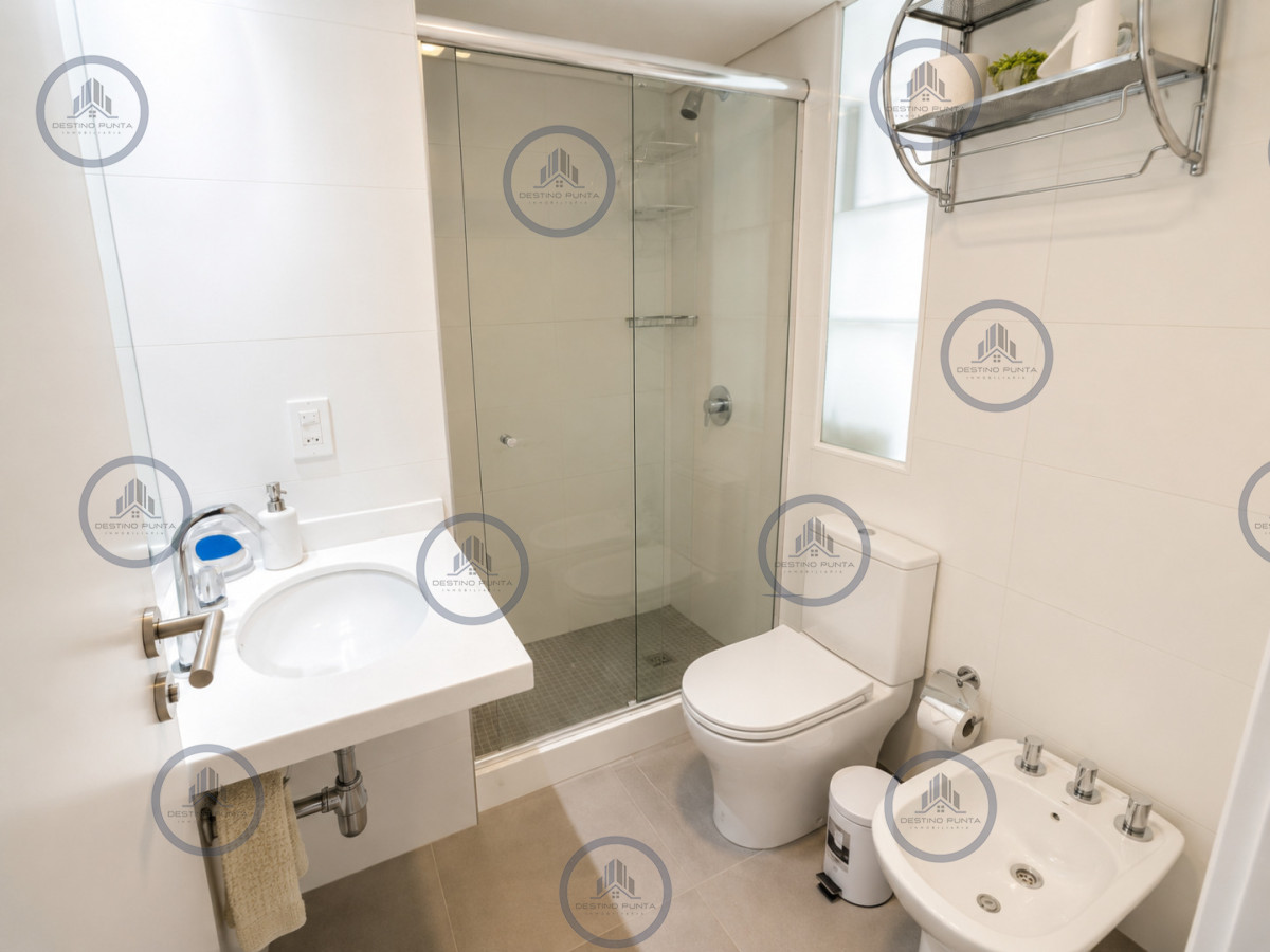 Apartamento ID.2427 - Apartamento de 2 Dormitorios en piso alto con excelentes amenities, a metros de Playa Mansa, Punta del Este