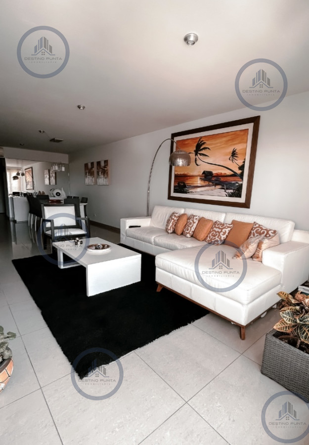 Apartamento ID.2314 - Apartamento de 2 dormitorios con 2 baños en alquiler por temporada torre moderna de Punta del este 