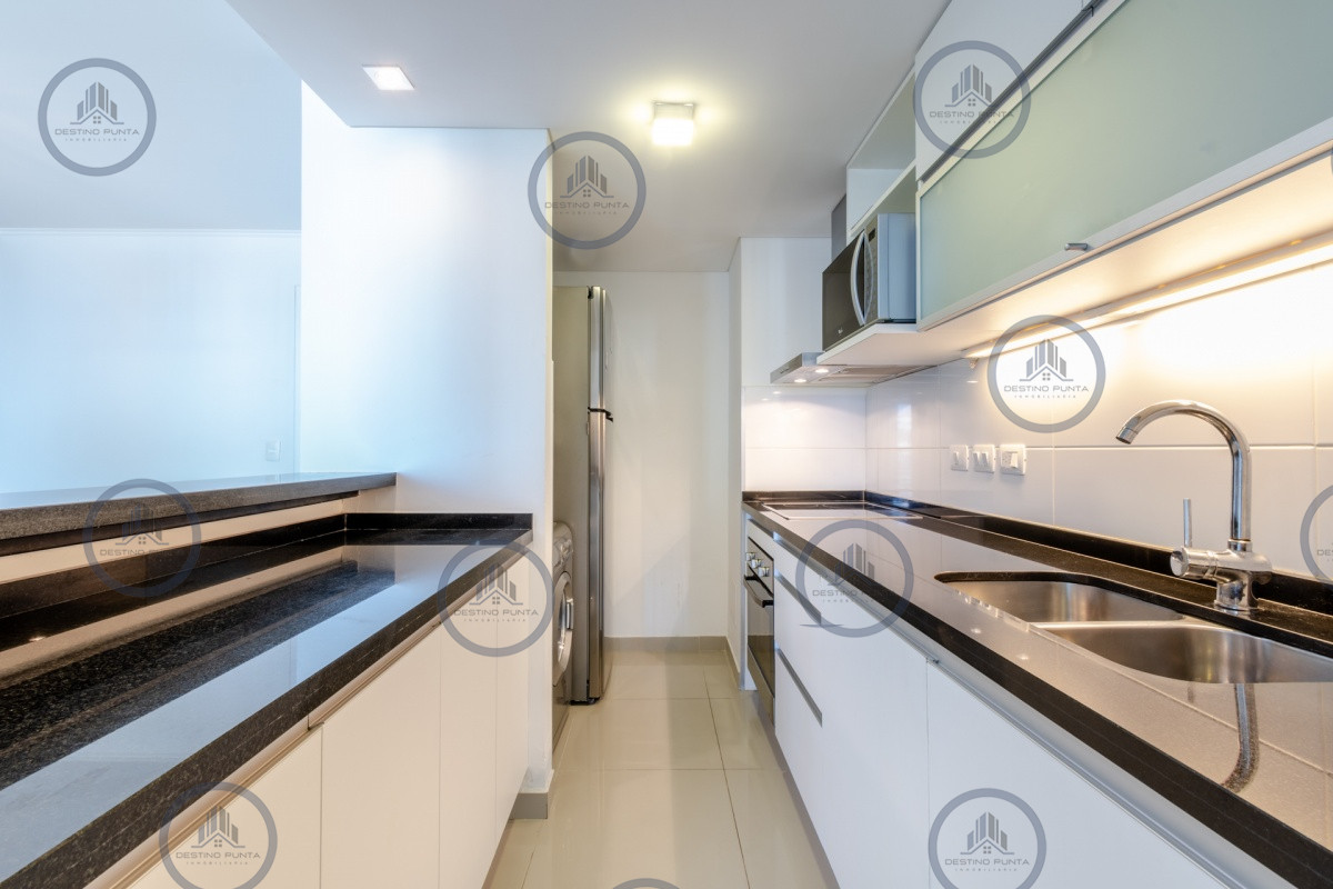 Apartamento ID.248 - Apartamento de 2 Dormitorios en Playa Brava con Vista al Mar - Venta